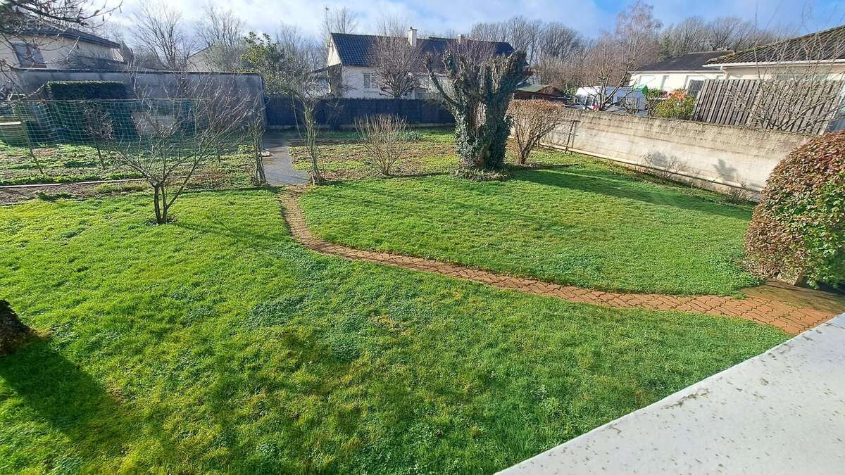 jardin arriere - Maison à FONTAINE-LE-COMTE