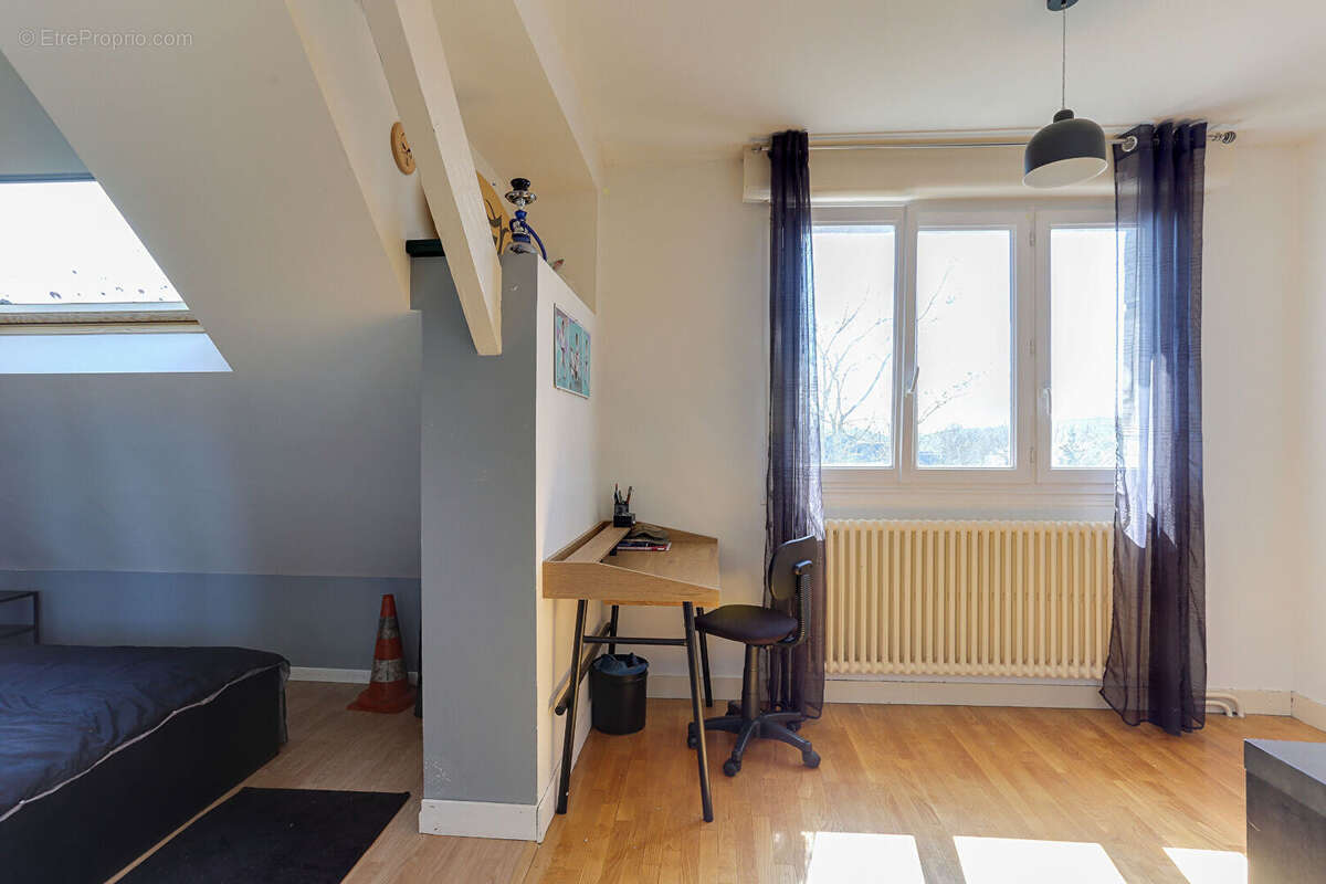 Maison à BOURG-DES-COMPTES