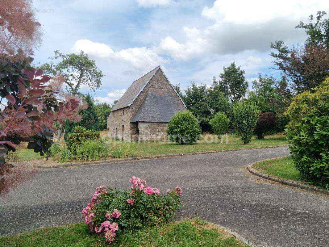 Maison en pierre - 4 pièces - 110m² - A proximité immédiate de l'axe Tinchebray / Flers - photo 16