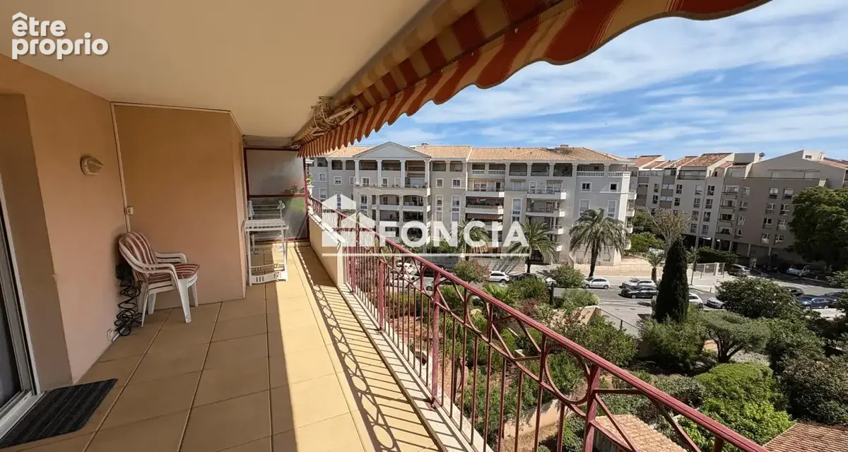 Appartement à HYERES