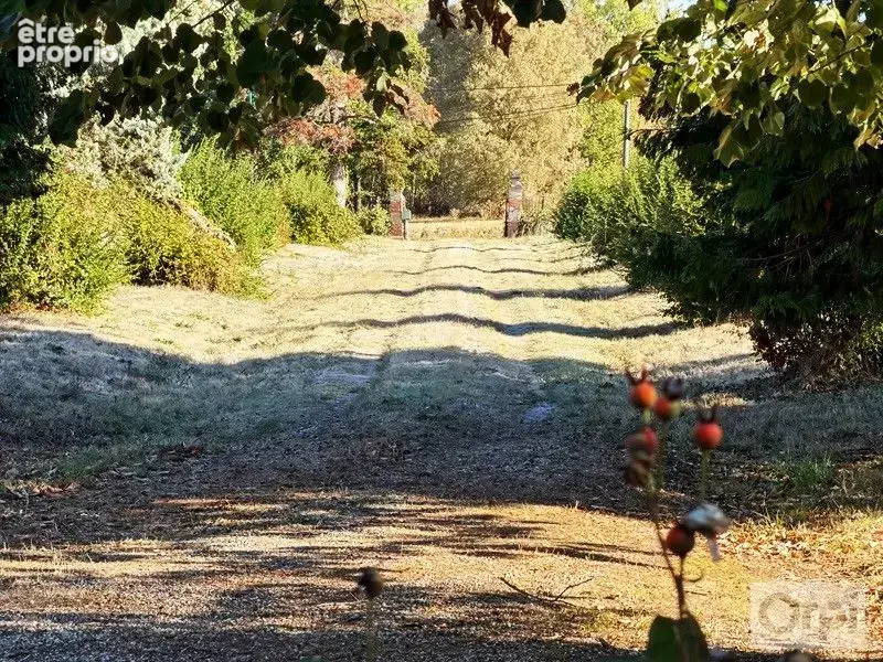 Aux portes de FLEURANCE, maison individuelle sur un terrain arboré de plus de 5000m² - photo 13