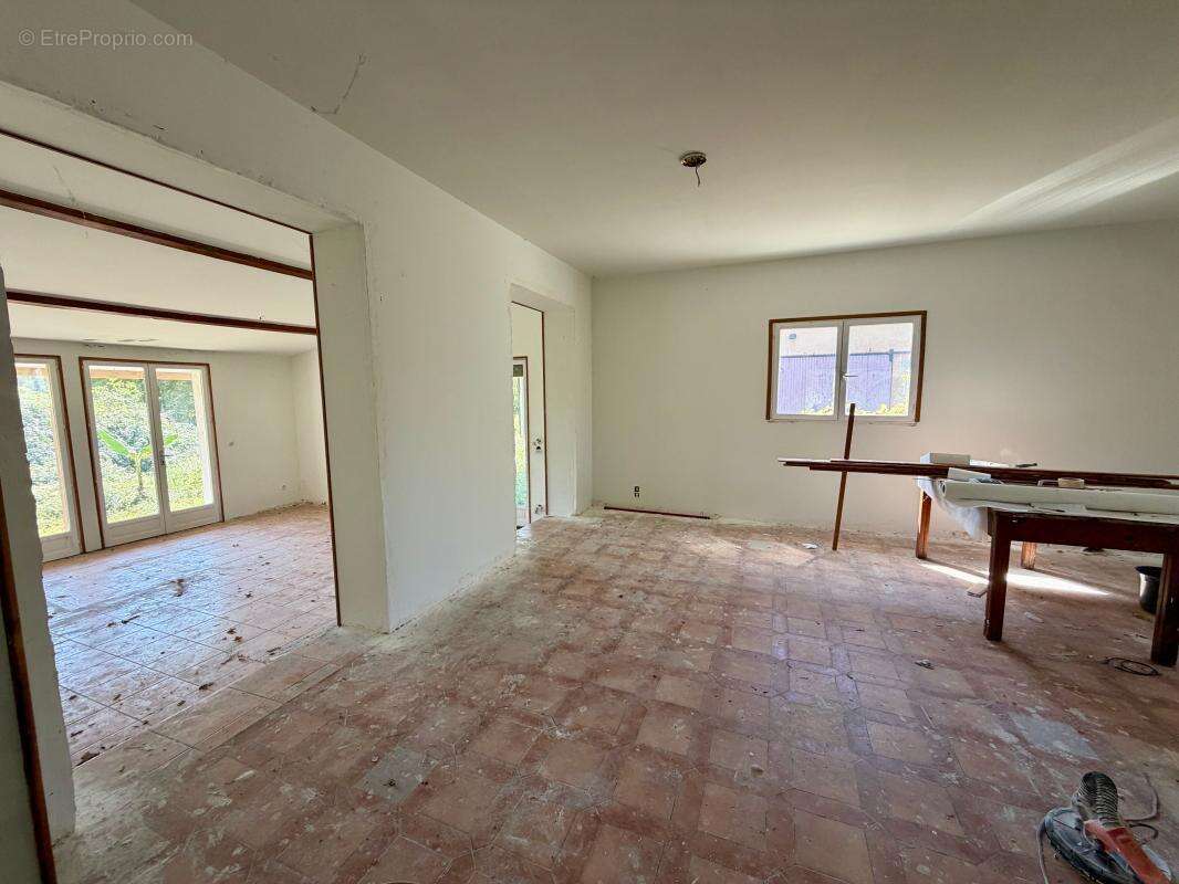 Vue et tranquillité pour cette maison avec hangar de 200m2 - photo 6