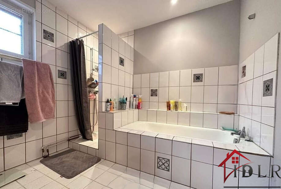 Maison à SAINT-JULIEN