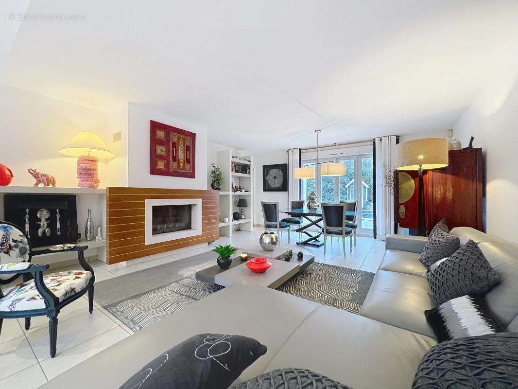 Maison à BAILLY-ROMAINVILLIERS