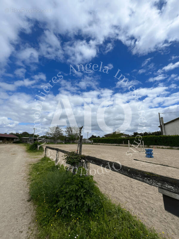 Terrain à LA BOISSE