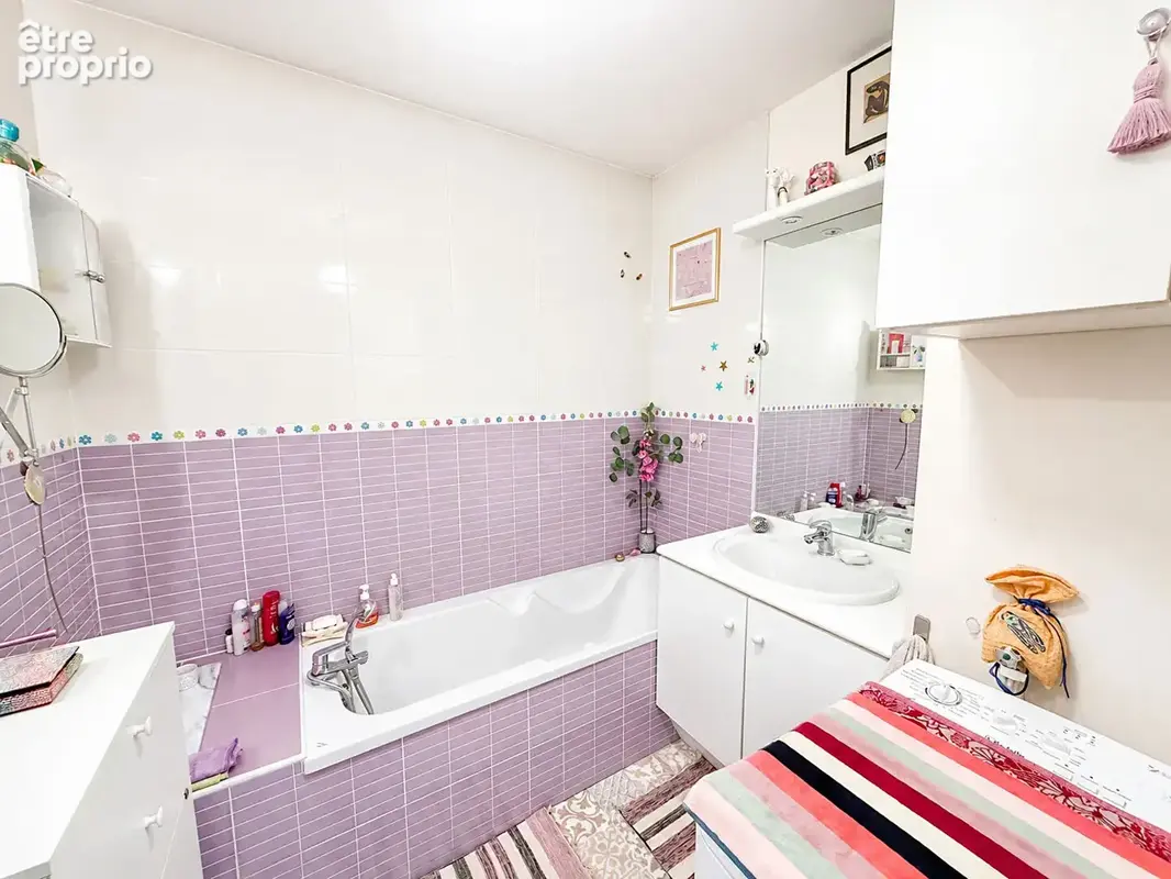 Rare ! t-4 récent , 3 chambres , 2 balcons ,garage double - photo 9