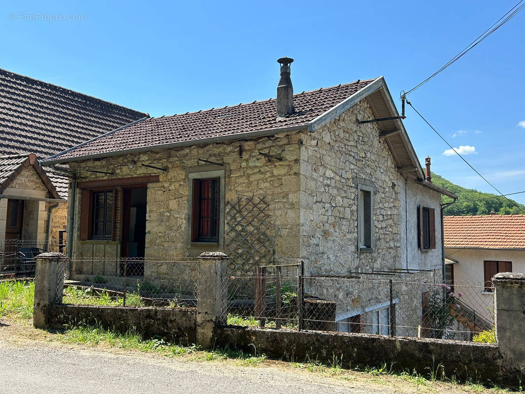Maison à AMBEYRAC