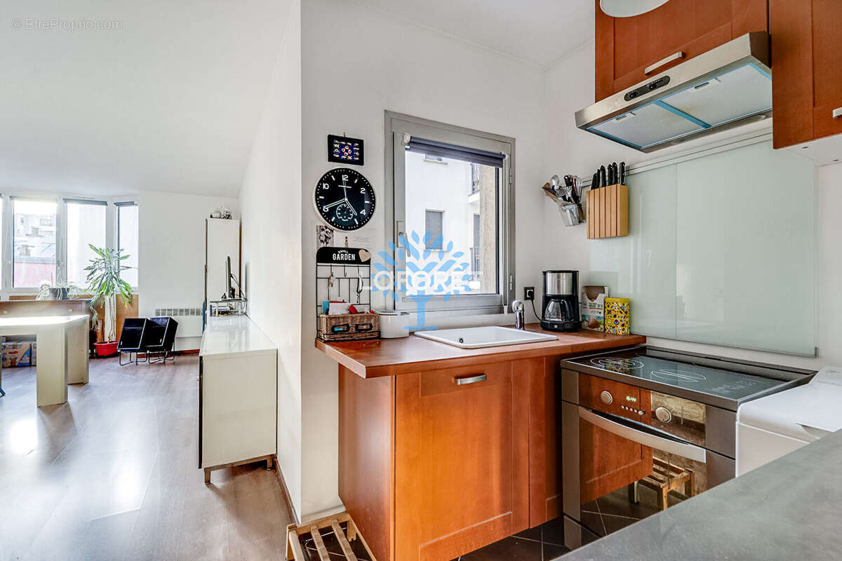 Appartement à PARIS-20E