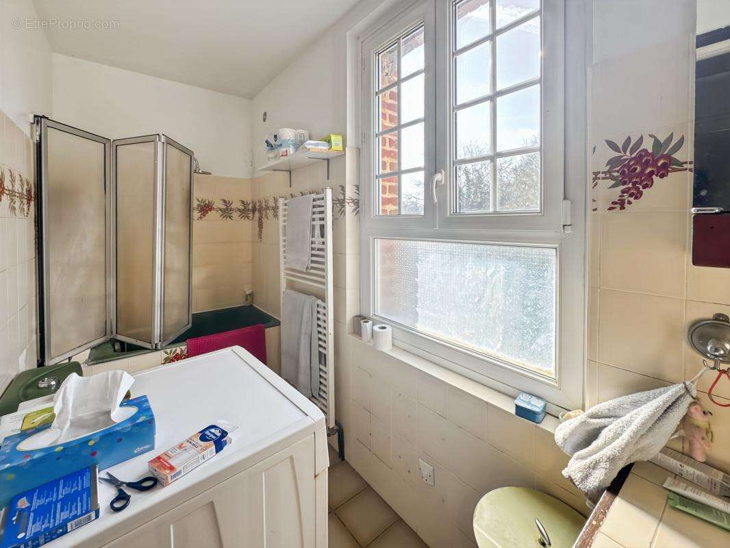 Maison à SAINT-ETIENNE-LA-THILLAYE