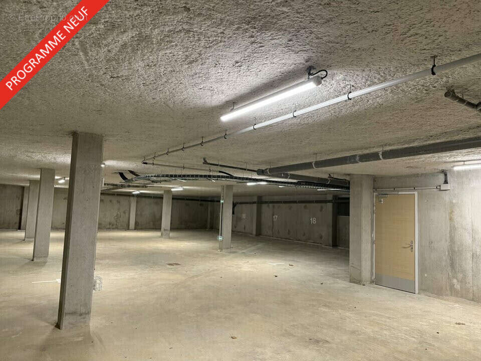 Commerce à MONT-SAINT-AIGNAN