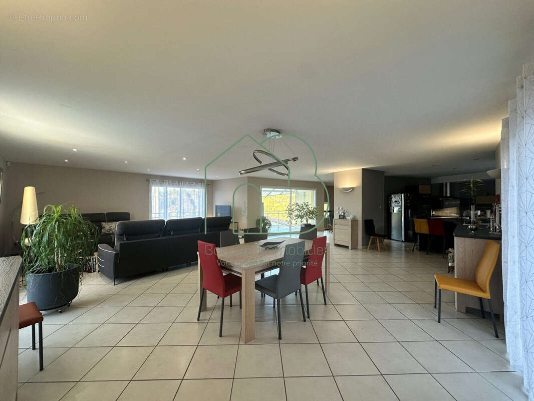 Maison 220 m² à Decazeville  - photo 3