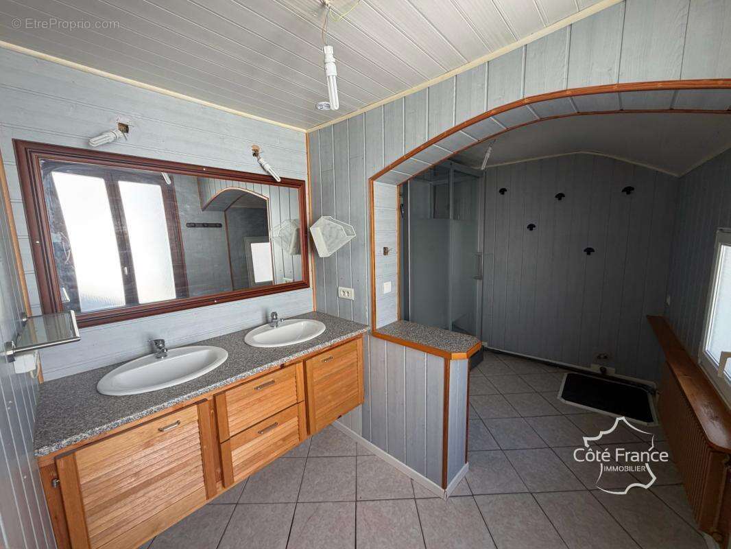 Magnifique maison en pierre de taille   Charme atypique et b - photo 20