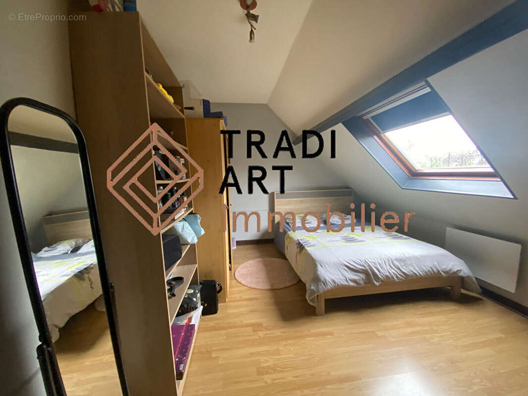 Maison à SAINTE-GENEVIEVE-DES-BOIS