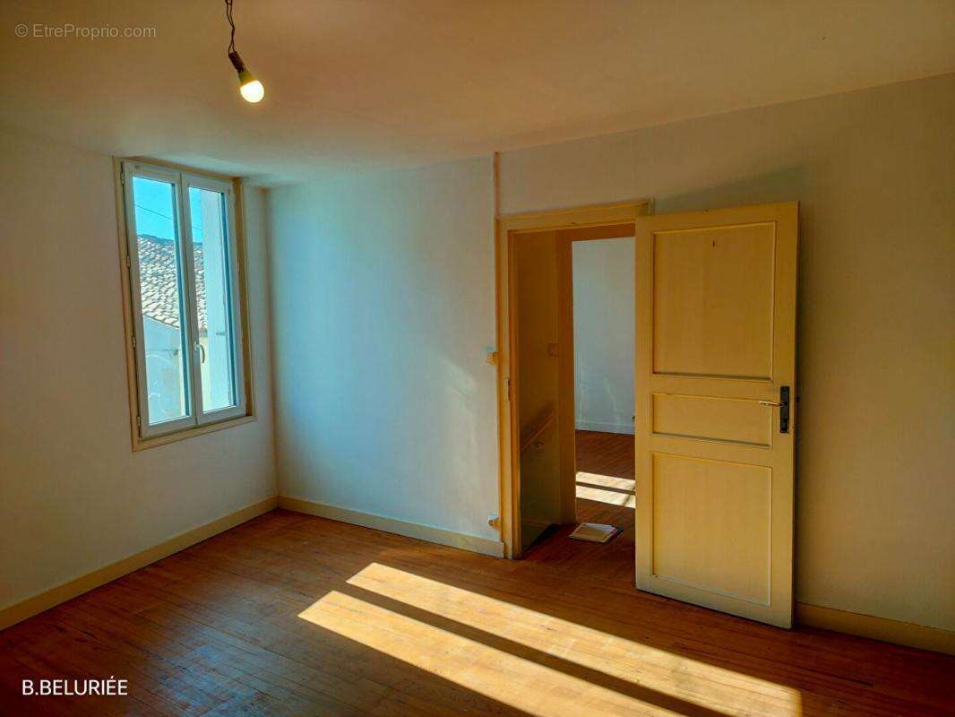 Maison à SAINT-JEAN-D&#039;ANGELY