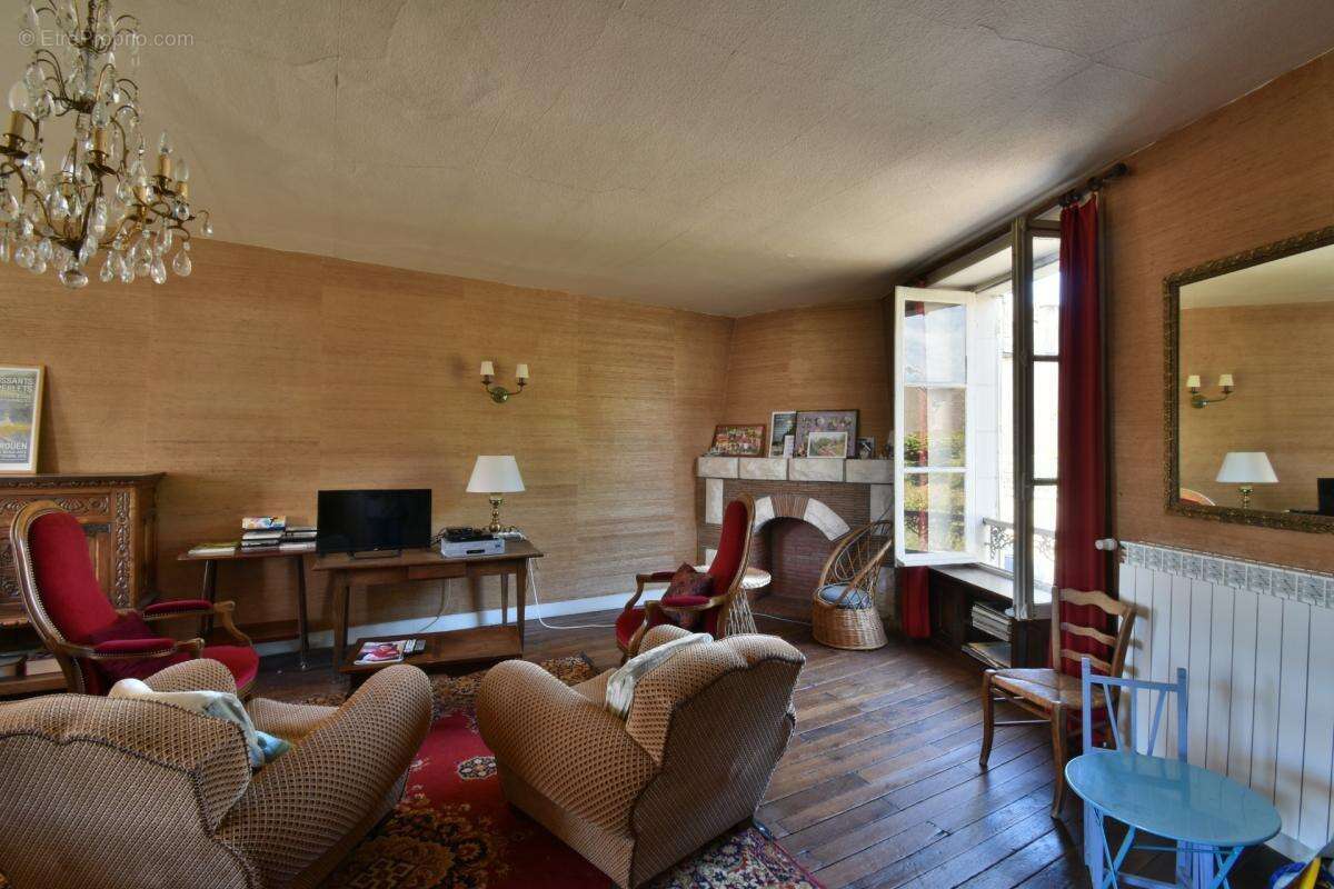 Maison familiale, 5 chambres, au coeur de Prissac (36) - photo 6