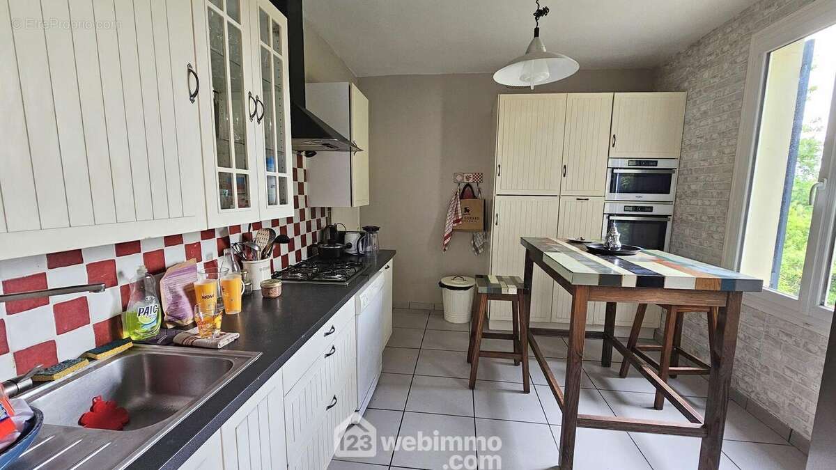 Une spacieuse cuisine de 12 m².