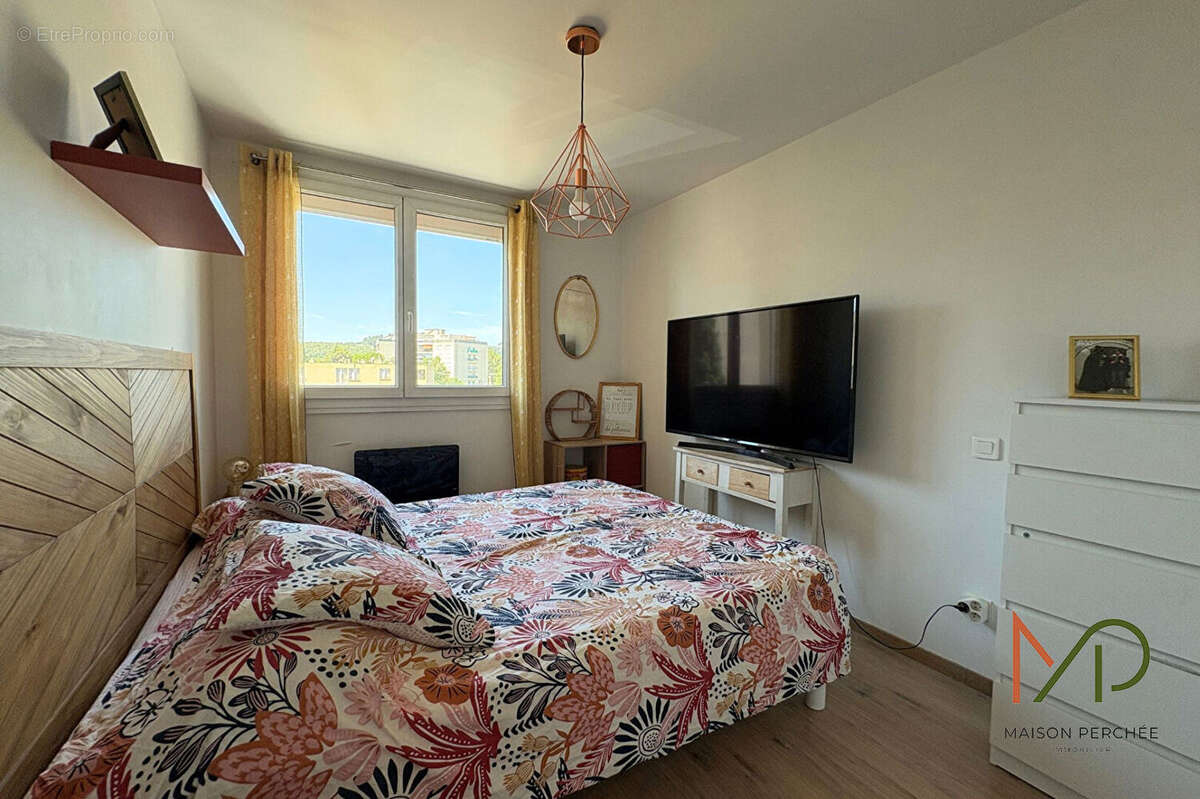 Draguignan, appartement T3 rénové avec balcon, cave. - photo 7