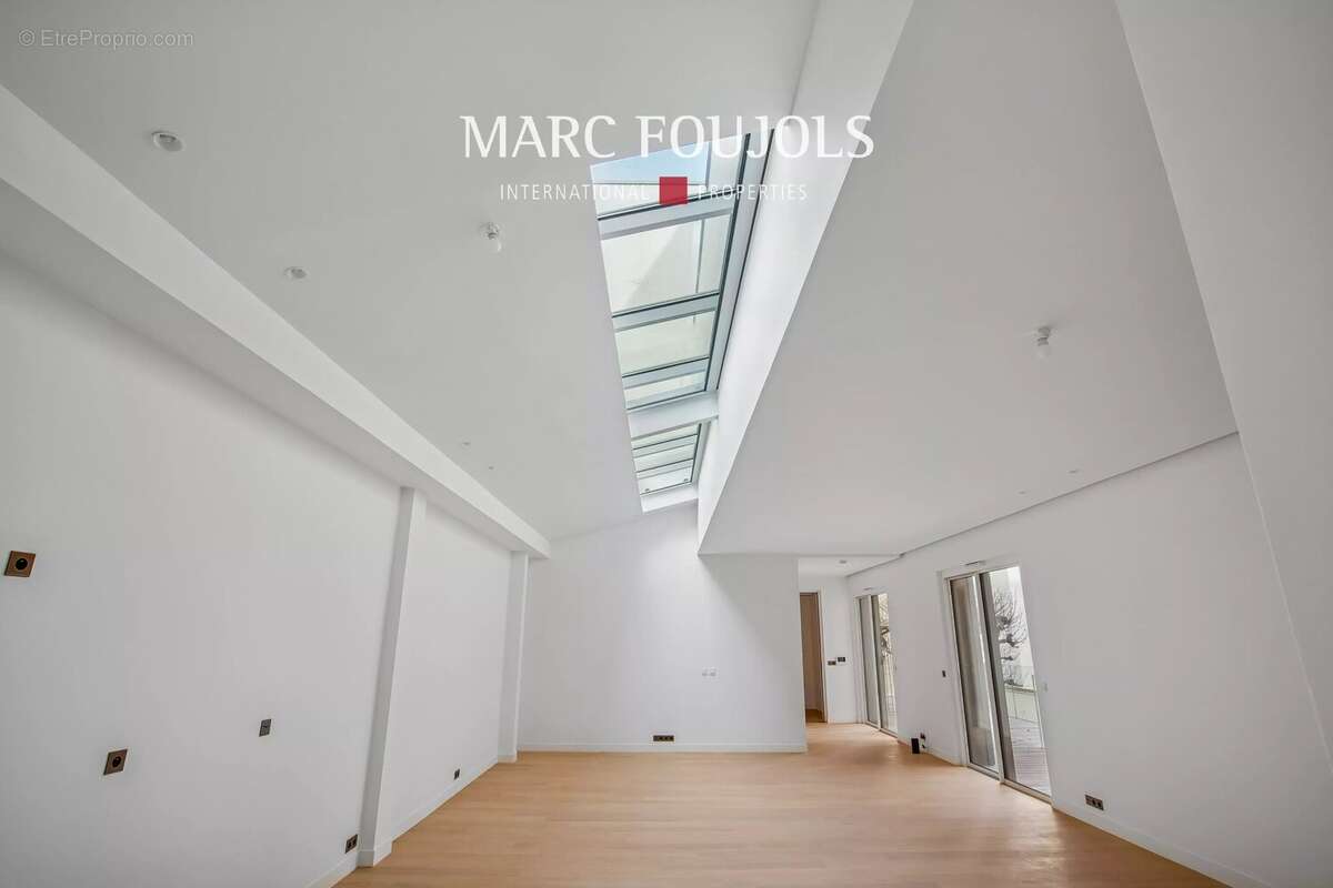 Appartement à PARIS-8E