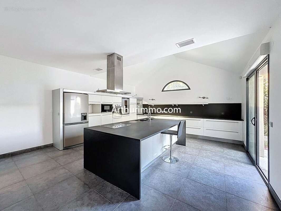 Maison à VIGNEUX-SUR-SEINE