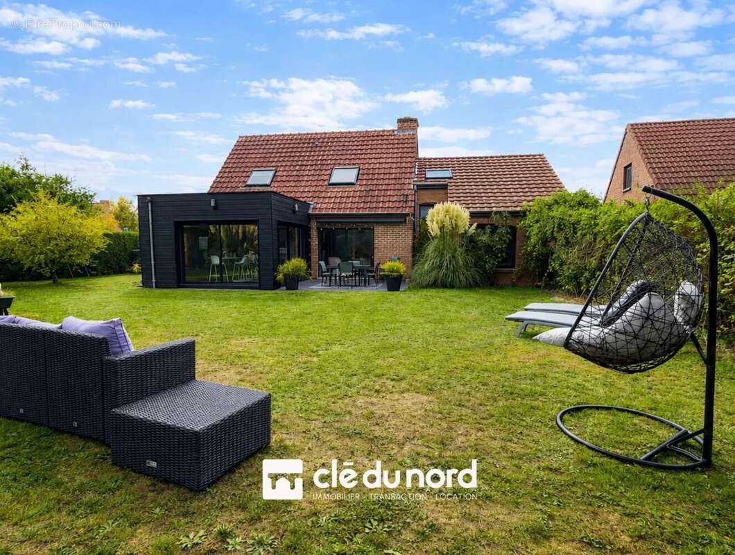 Maison à LA CHAPELLE-D'ARMENTIERES