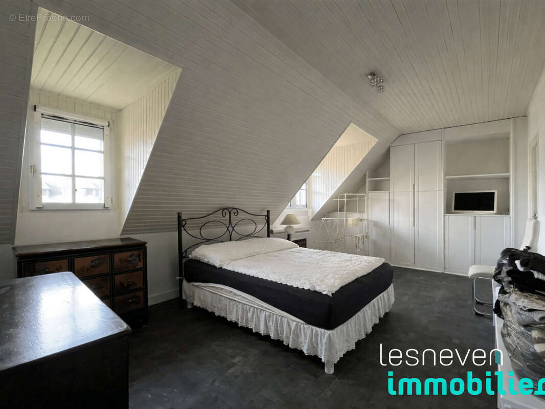 Maison à LAMPAUL-PLOUARZEL