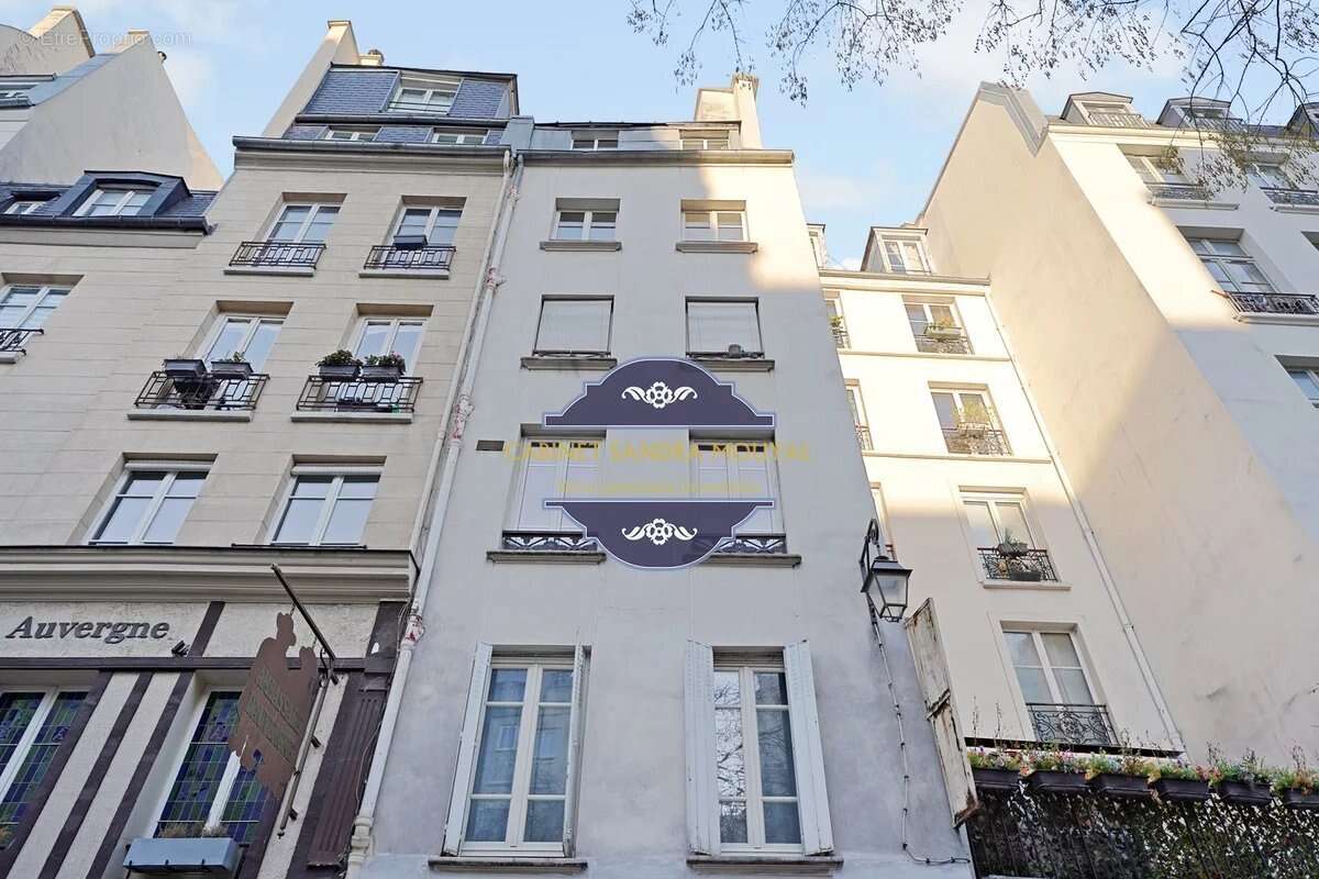 Appartement à PARIS-3E