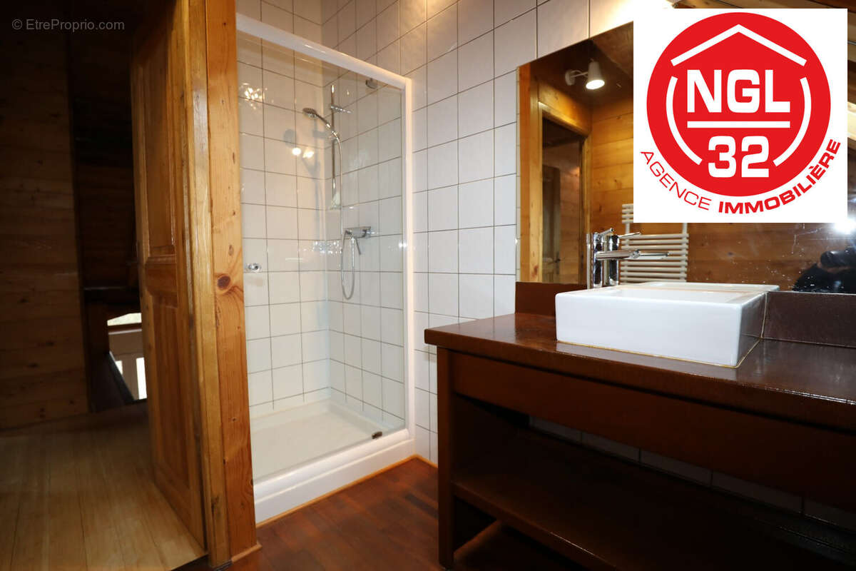 Appartement à ALLONZIER-LA-CAILLE