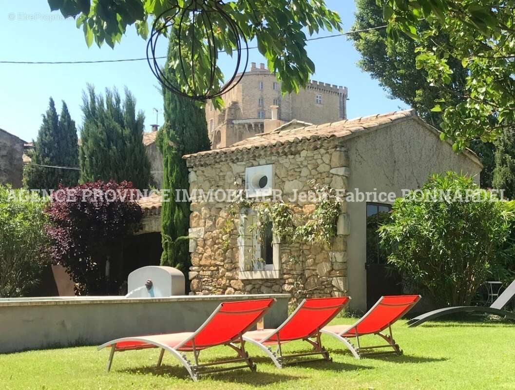 Maison à SUZE-LA-ROUSSE