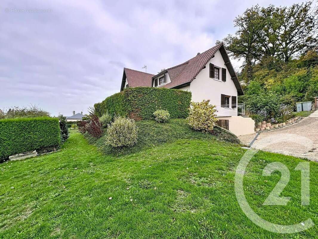 Maison à MONTFORT-SUR-RISLE