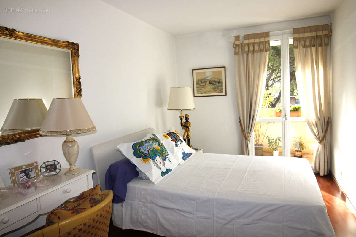 Autre à AIX-EN-PROVENCE