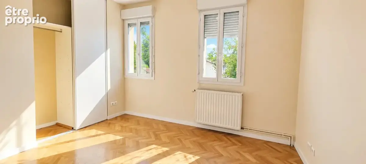 Exclusivite  : centre ville maison de ville avec terrasse et jardin ; - photo 9