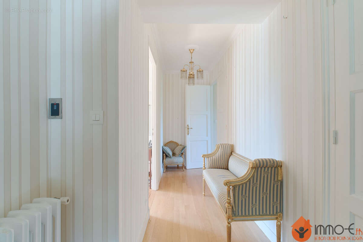 200 m² à Conde-Sainte-Libiaire  - photo 8
