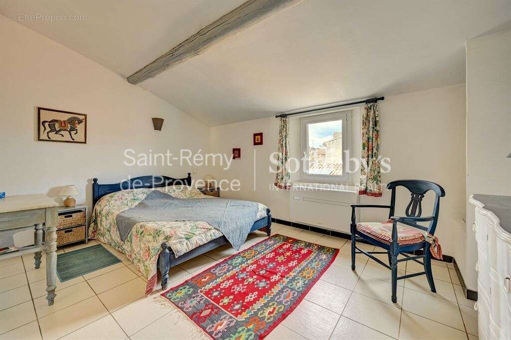 Situé proche d'Avignon, Arles et Saint Rémy de Provence, superbe Hotel particulier du XVème siècle - photo 14