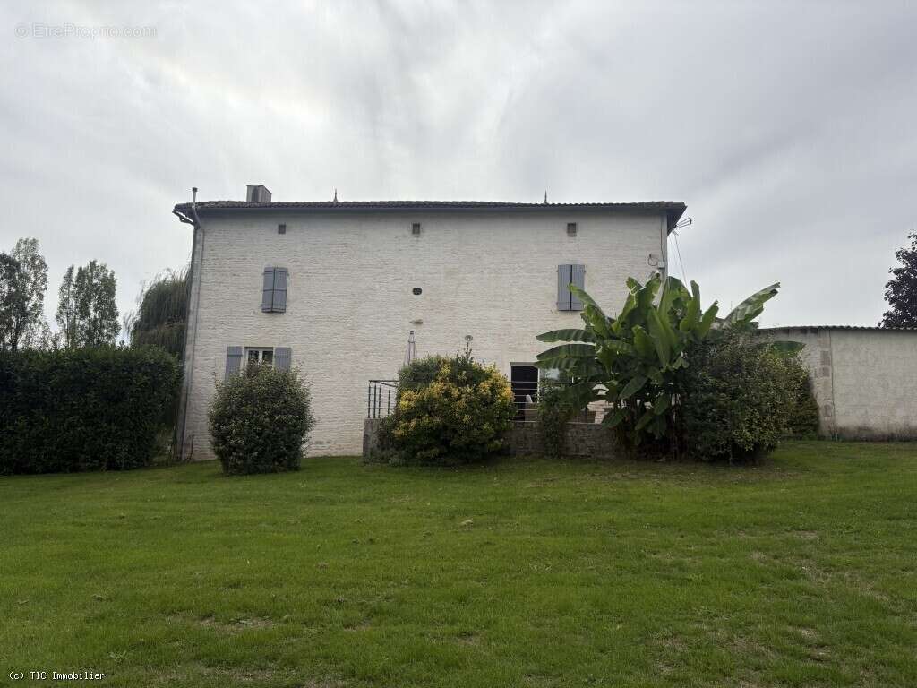 Maison à VILLEFAGNAN