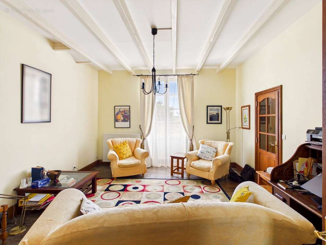 Superbe Maison de Maître avec Piscine Chauffée, Maison d'Amis et Jardins Privés - photo 3
