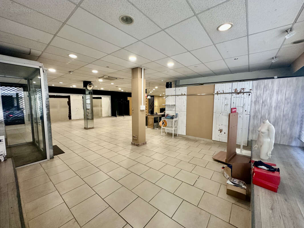 Commerce à PORT-SAINT-LOUIS-DU-RHONE