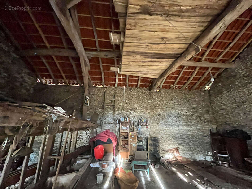 Terrain à TOCANE-SAINT-APRE