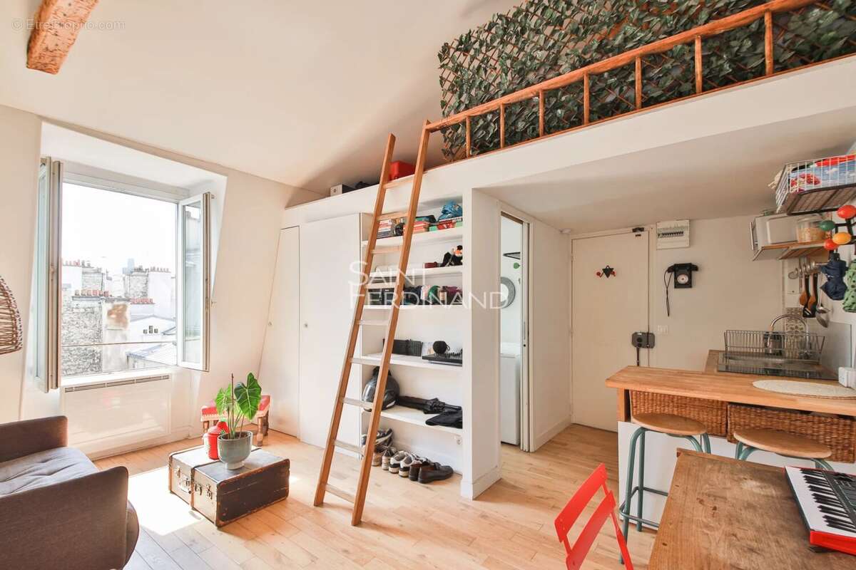 Appartement à PARIS-17E