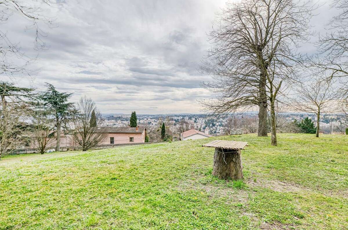 Appartement à SAINTE-FOY-LES-LYON
