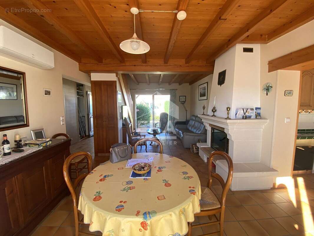 Maison à LA BREE-LES-BAINS