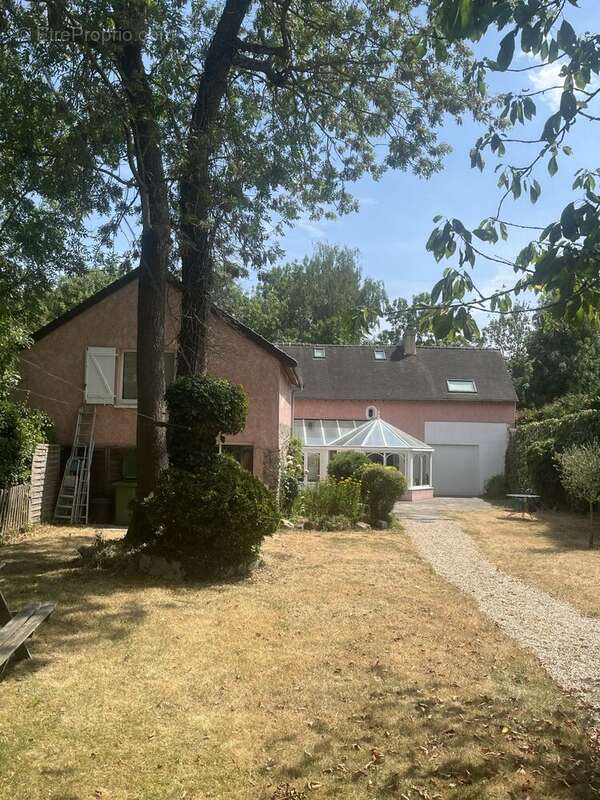 Maison 270 m² à Bonnieres-Sur-Seine  - photo 2