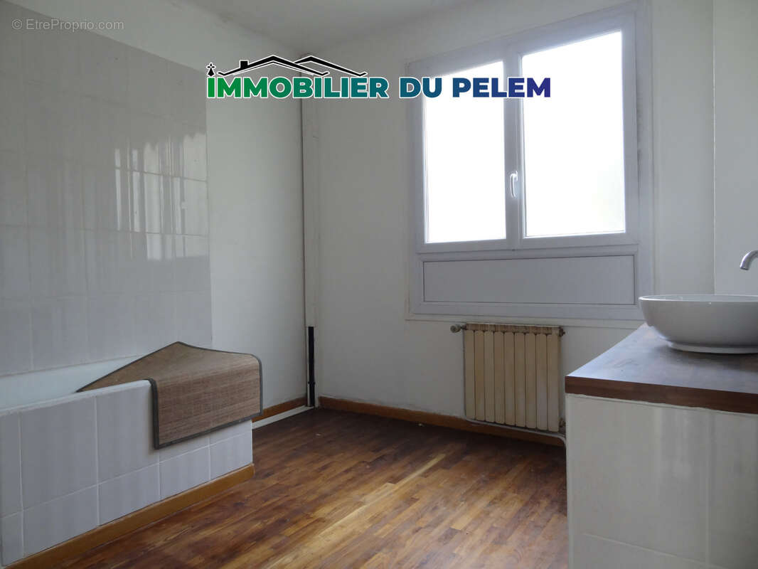 Maison à PLOUNEVEZ-QUINTIN