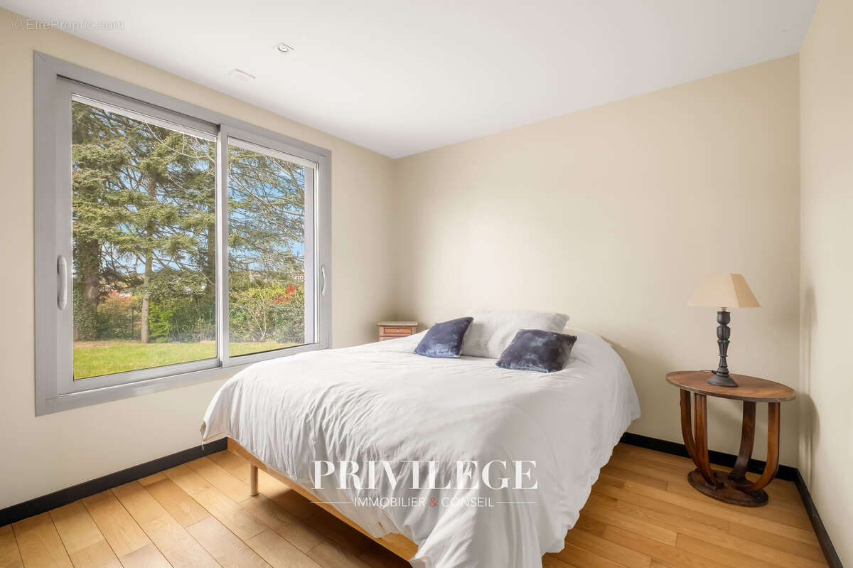 Maison à CHARBONNIERES-LES-BAINS