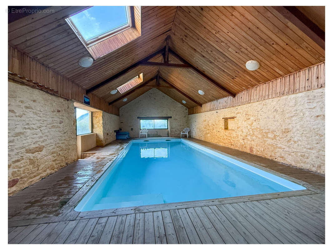 Maison à SAINT-AMAND-DE-COLY