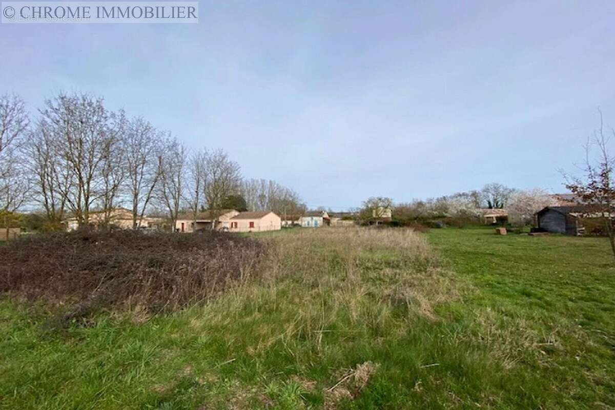 Terrain à ALLEMANS-DU-DROPT