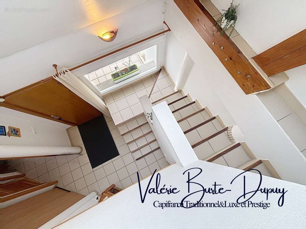 St Denis en Val à 10 min d'Orléans centre, à vendre  Maison de 2003 190m2 5 chambres avec jardin arboré de 1800m2, garage attena - photo 21