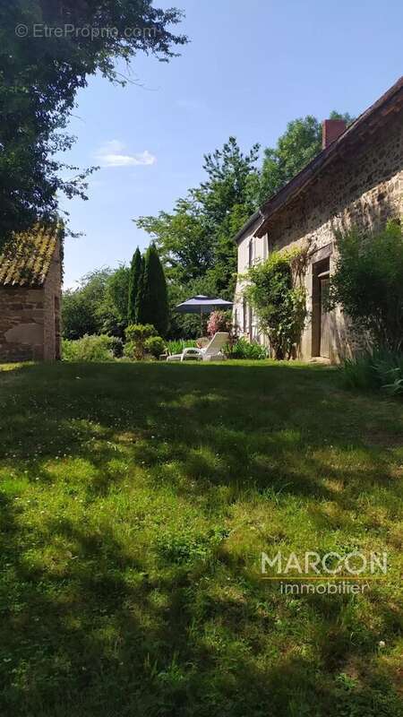 Maison à MAISON-FEYNE