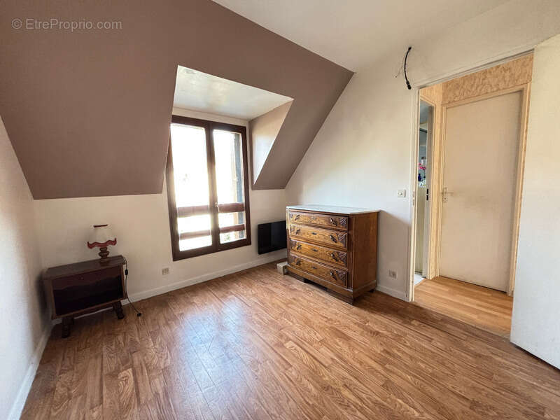 Maison à VERRIERES-LE-BUISSON