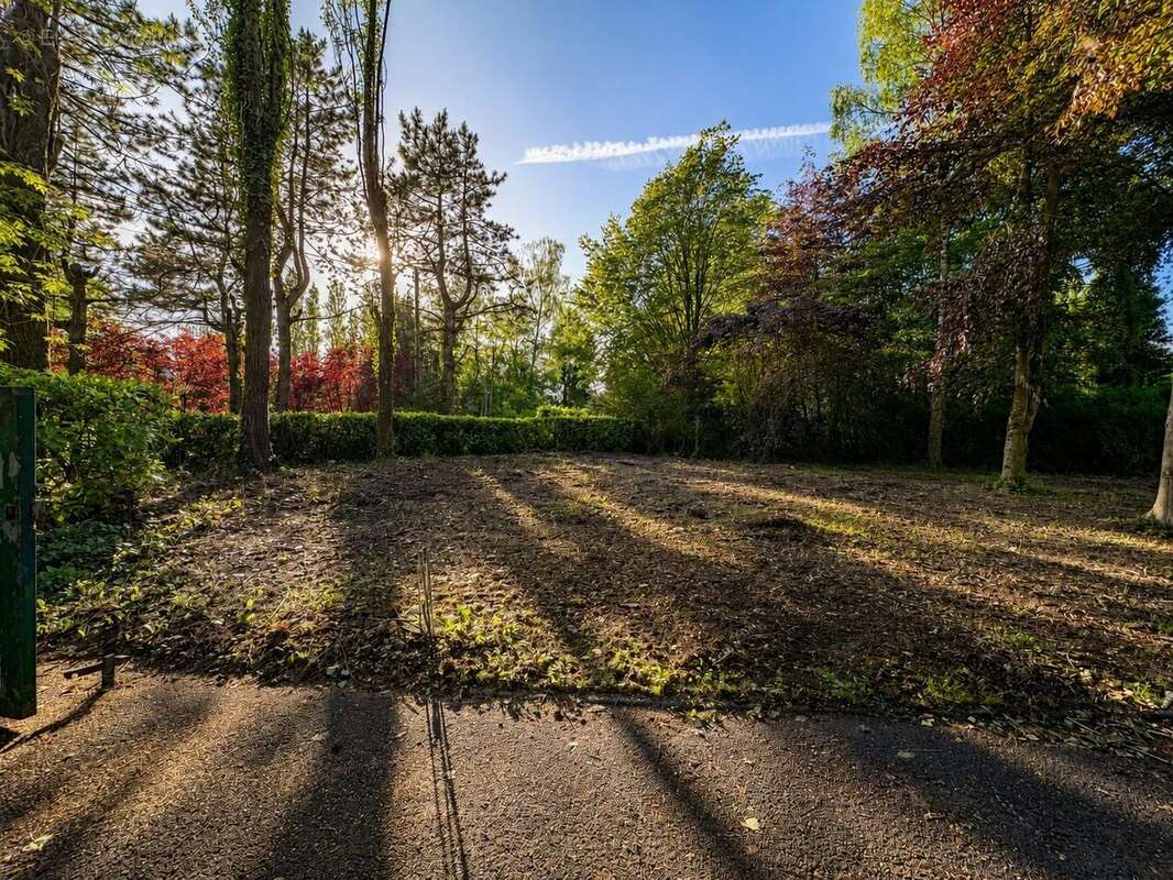 Terrain à ESTREUX
