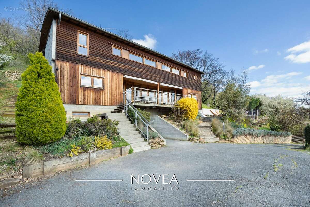 Maison à COUZON-AU-MONT-D'OR